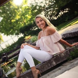 Meet your Posher, Caitlin